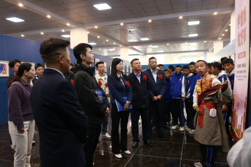 桑日县举办庆祝西藏自治区成立六十周年暨美育十年教学成果展